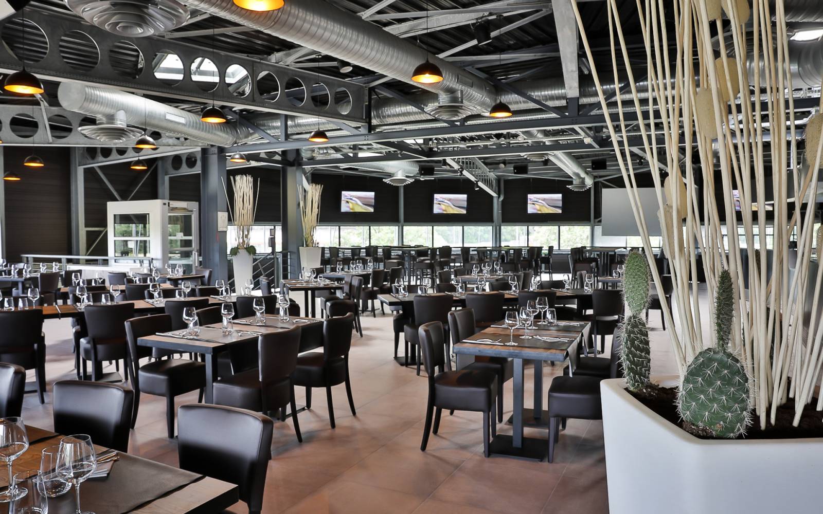 Privatisation de notre établissement pour les particuliers et les professionnels PROCHE DE MONTELIMAR