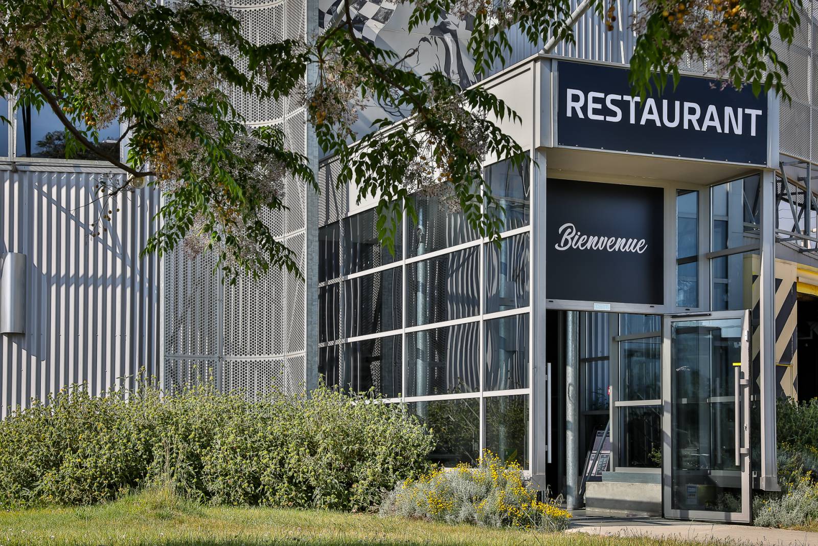 restaurant Ellip6 Pierrelatte à cote de la Fermes aux Crocodiles